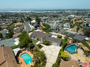 8471 Vine Valley Drive, Sun Valley CA 91352