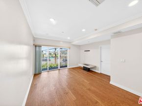 3061 W 12th Place 207, Los Angeles CA 90006
