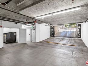 3061 W 12th Place 207, Los Angeles CA 90006