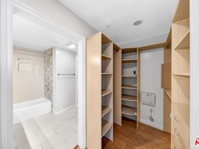 3061 W 12th Place 207, Los Angeles CA 90006