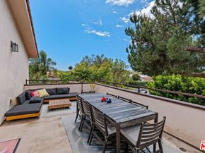 1568 S Point View Street, Los Angeles CA 90035