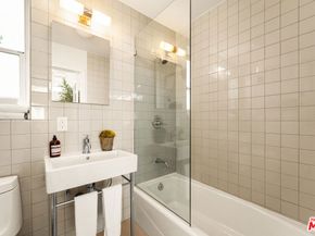 630 Rose Avenue 5, Venice CA 90291