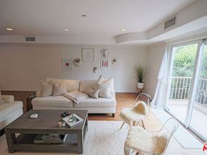 10390 La Grange Avenue PH3, Los Angeles CA 90025