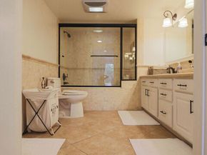 10390 La Grange Avenue PH3, Los Angeles CA 90025
