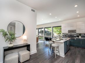 8570 Aspect Dr, San Diego CA 92108