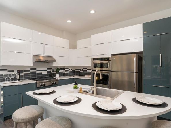 8570 Aspect Dr, San Diego CA 92108
