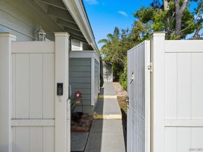 1998 Cambridge Ct, Vista CA 92081