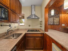 6401 La Jolla Scenic Dr S, La Jolla CA 92037
