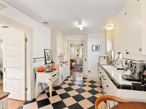 1975 Bacon St, San Diego CA 92107