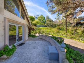 5628 Desert View Drive, La Jolla CA 92037