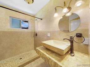 5628 Desert View Drive, La Jolla CA 92037