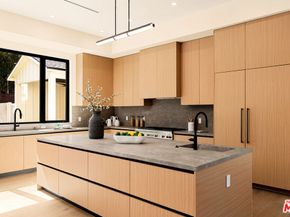 18100 Karen Drive, Tarzana CA 91356