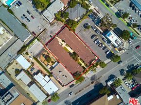 2711 Pico Boulevard, Santa Monica CA 90405