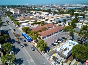2711 Pico Boulevard, Santa Monica CA 90405