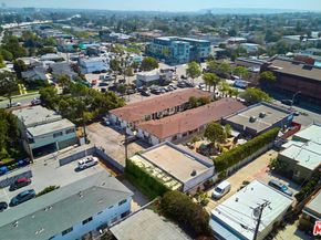 2711 Pico Boulevard, Santa Monica CA 90405