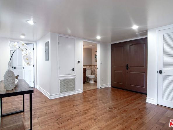 10390 La Grange Avenue X02, Los Angeles CA 90025