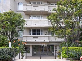 575 S Barrington Avenue 204, Los Angeles CA 90049