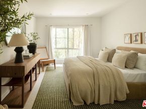 575 S Barrington Avenue 204, Los Angeles CA 90049