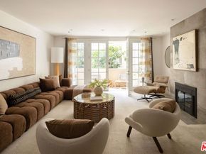 575 S Barrington Avenue 204, Los Angeles CA 90049