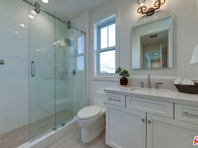 11729 Hartsook Street, Valley Village CA 91607