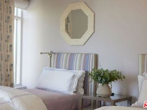 1 W Century Drive 4A, Los Angeles CA 90067