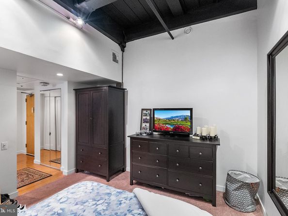 301 Race Street 410, Philadelphia PA 19106