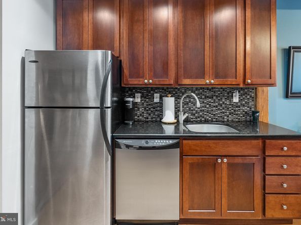 301 Race Street 410, Philadelphia PA 19106