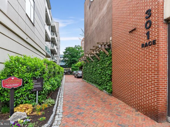 301 Race Street 410, Philadelphia PA 19106