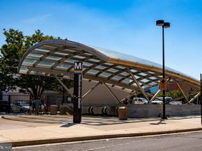 771 18TH Street NE B, Washington DC 20002