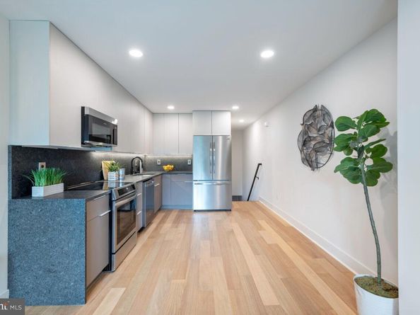 771 18TH Street NE B, Washington DC 20002