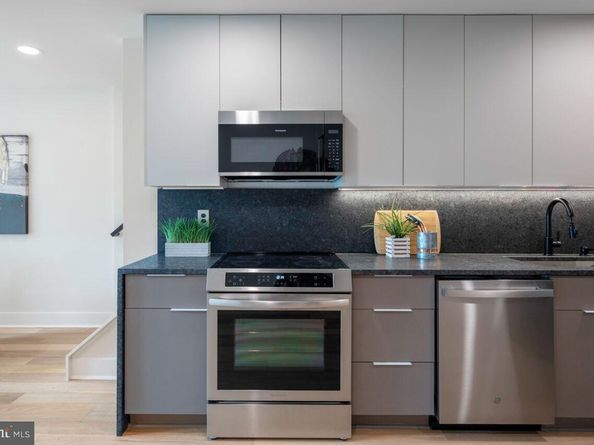 771 18TH Street NE B, Washington DC 20002