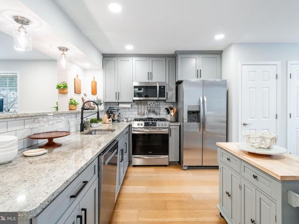 1657 N Van Dorn Street, Alexandria VA 22304