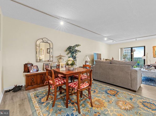 11004 Valley Forge Circle 1004, King Of Prussia PA 19406
