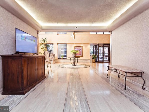 1016 S Wayne Street 406, Arlington VA 22204