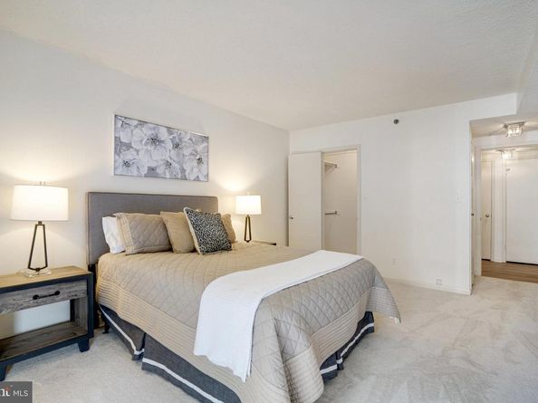 1016 S Wayne Street 406, Arlington VA 22204