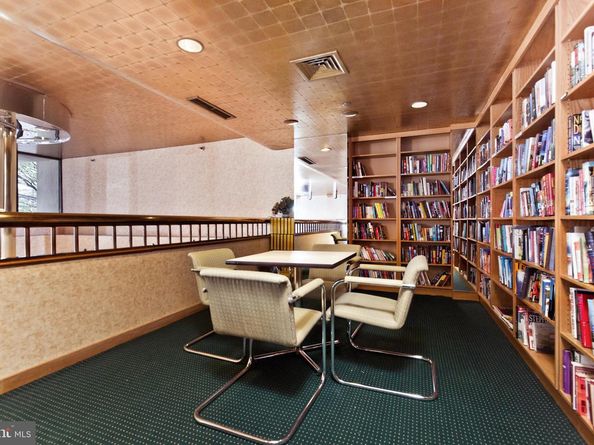 1016 S Wayne Street 406, Arlington VA 22204
