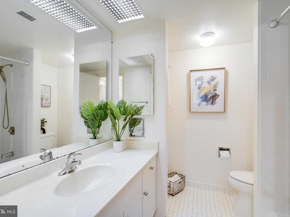 1016 S Wayne Street 406, Arlington VA 22204