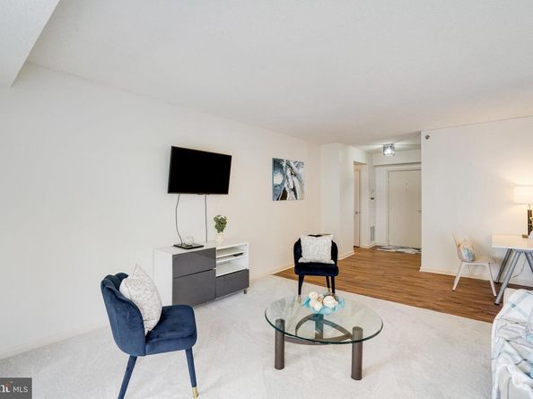 1016 S Wayne Street 406, Arlington VA 22204