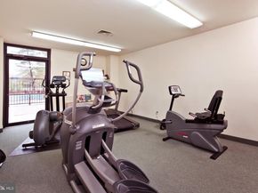 1016 S Wayne Street 406, Arlington VA 22204