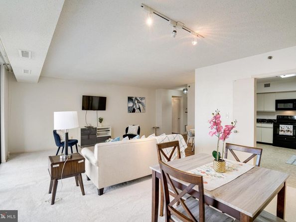 1016 S Wayne Street 406, Arlington VA 22204