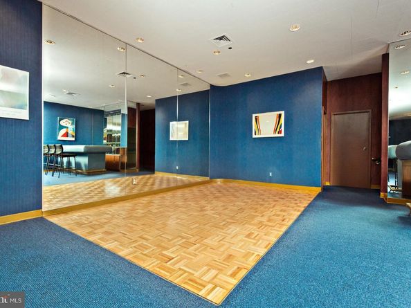 1016 S Wayne Street 406, Arlington VA 22204