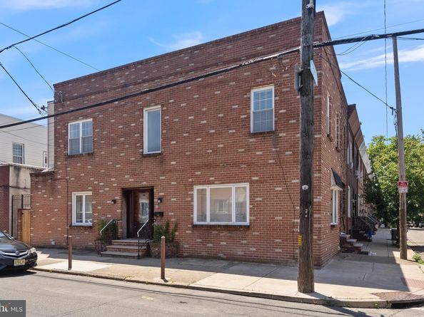 2401 S Opal Street, Philadelphia PA 19145