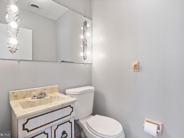 2401 S Opal Street, Philadelphia PA 19145