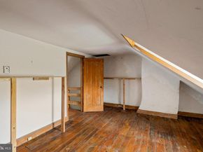 148 Vine Street, Philadelphia PA 19106