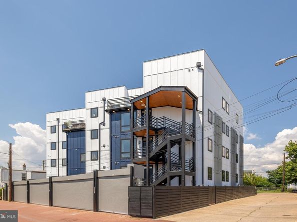2305 Nicholson SE 404, Washington DC 20020