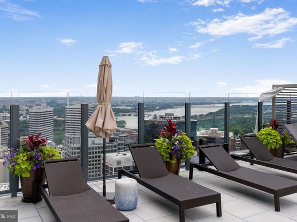 1781 N Pierce Street 303, Arlington VA 22209
