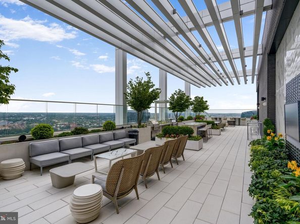 1781 N Pierce Street 303, Arlington VA 22209