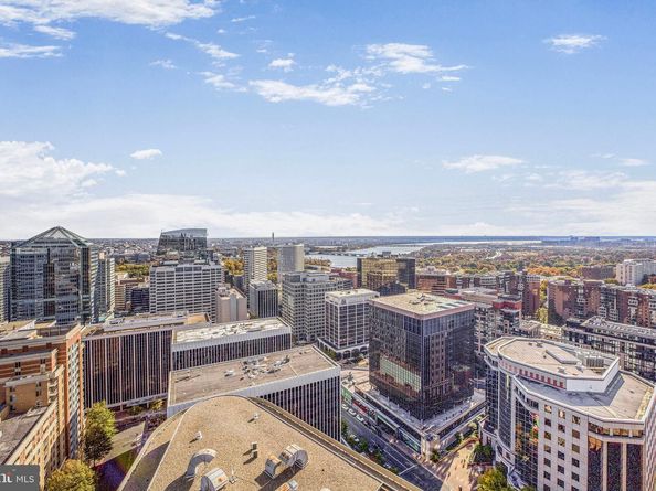1781 N Pierce Street 303, Arlington VA 22209