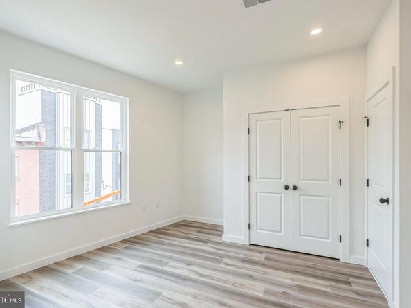 1526 W Seybert Street, Philadelphia PA 19121