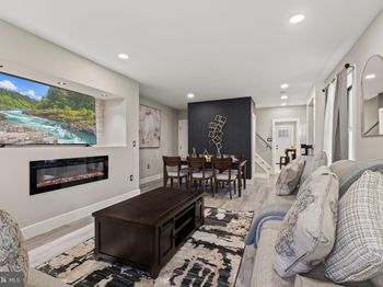 124 W Master Street